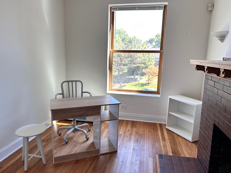 More Photos Of 706 Green Bay Rd, Glencoe Storefront Retail Office For Lease