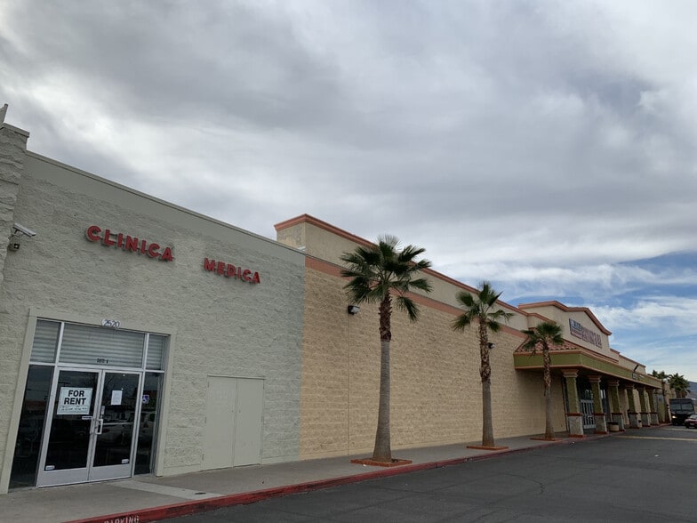 More Photos Of 2520 E Palmdale Blvd, Palmdale Fast Food For Lease