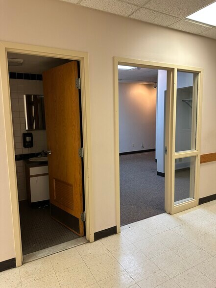 More Photos Of 961 Canal St, Syracuse Medical For Sale