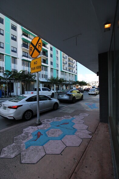 More Photos Of 2029 Tyler St, Hollywood General Retail For Lease