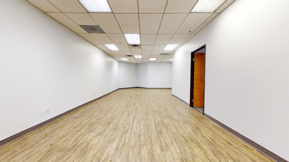 More Photos Of 4015 S McClintock Dr, Tempe Unknown For Lease