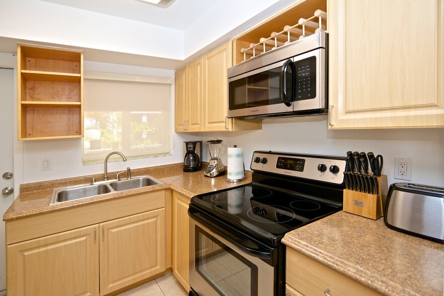 More Photos Of 605 S Riverside Dr, Pompano Beach Apartments For Sale