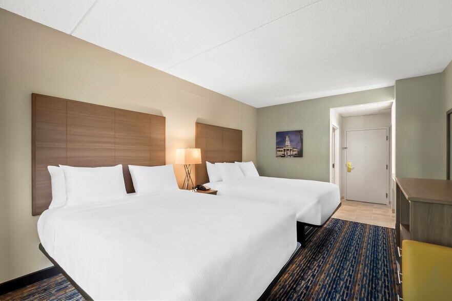 More Photos Of 70 Maddex Square Dr, Shepherdstown Hotel For Sale