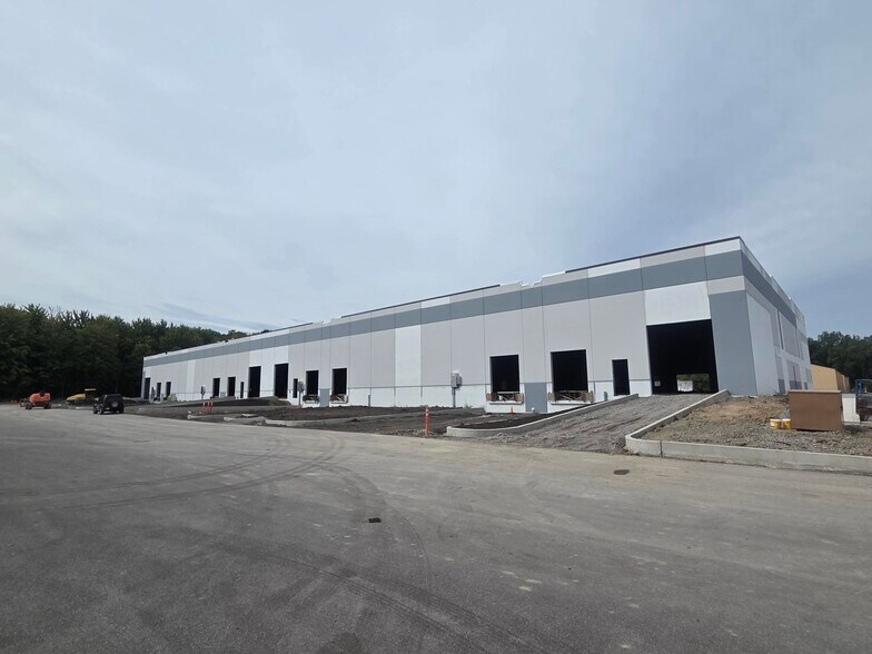 More Photos Of 6101 Cleveland Ave, Michigan City Distribution For Lease
