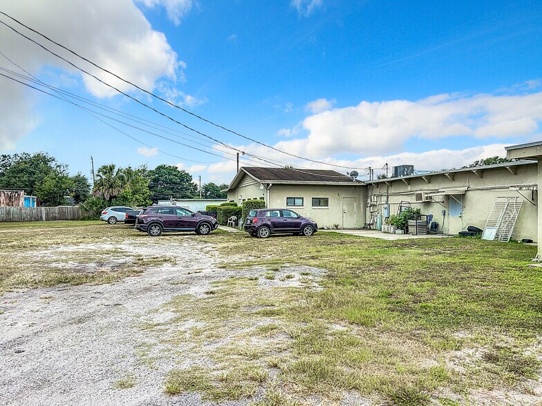 More Photos Of 2553-2565 Park Dr, Sanford Freestanding For Sale
