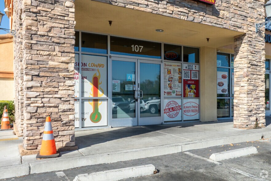 More Photos Of 68 Rio Rancho Rd, Pomona Storefront For Lease
