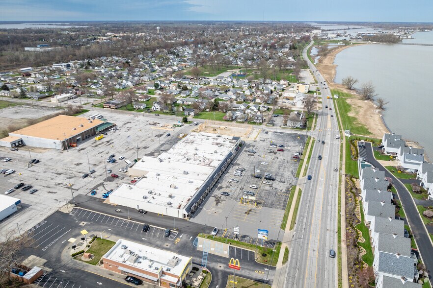 More Photos Of 1608-1634 E Perry St, Port Clinton Freestanding For Lease