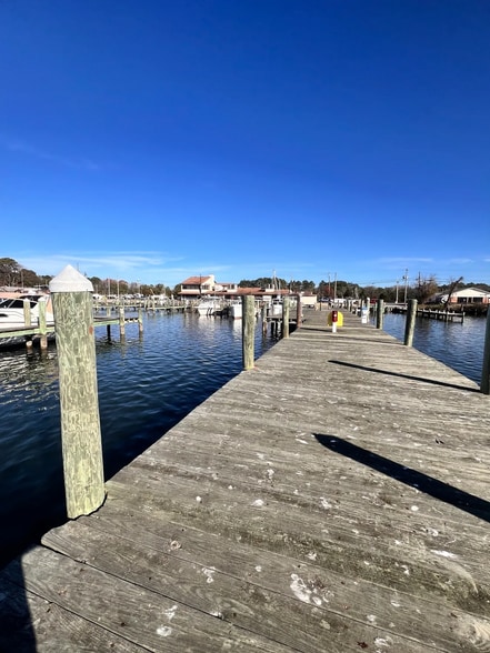 More Photos Of 16215 Cobb Island Rd, Newburg Freestanding For Sale
