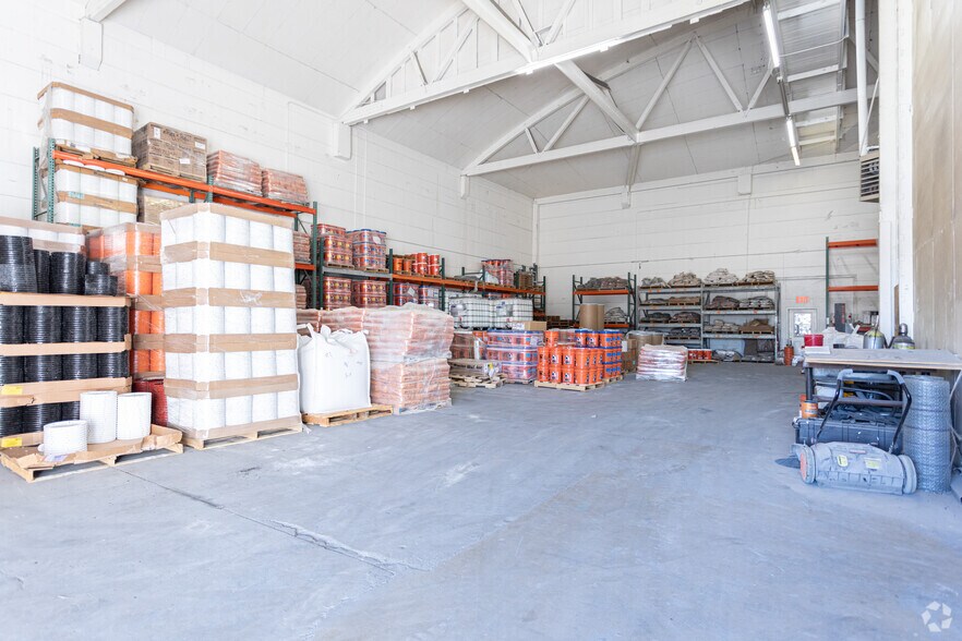 More Photos Of 810 W Utah Ave, Payson Warehouse For Sale