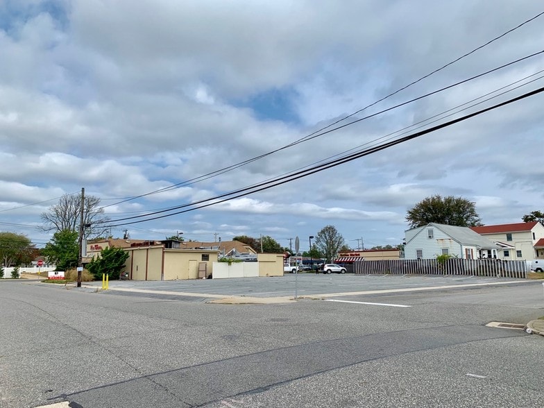 More Photos Of 101 Montauk Hwy, Lindenhurst Restaurant For Sale