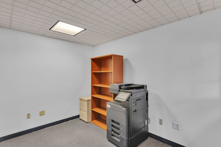 More Photos Of 1106 Ohio River Blvd, Sewickley Office For Sale