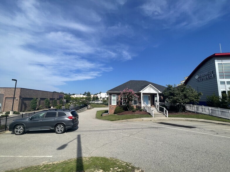 Primary Photo Of 2112 Skibo Rd, Fayetteville Office For Lease