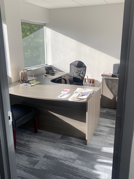 More Photos Of 300 Toll Gate Rd, Warwick Medical For Lease