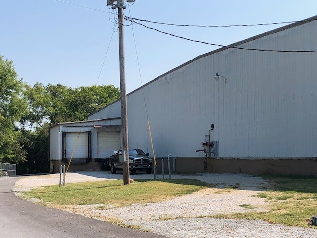 More Photos Of 95 Riverview Dr, Bowling Green Warehouse For Lease