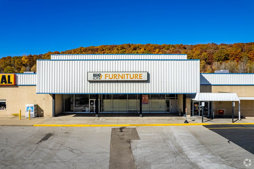 More Photos Of 697 Allegheny Blvd, Franklin Unknown For Lease