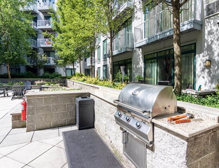 More Photos Of 121 Towne St, Stamford Apartments For Lease
