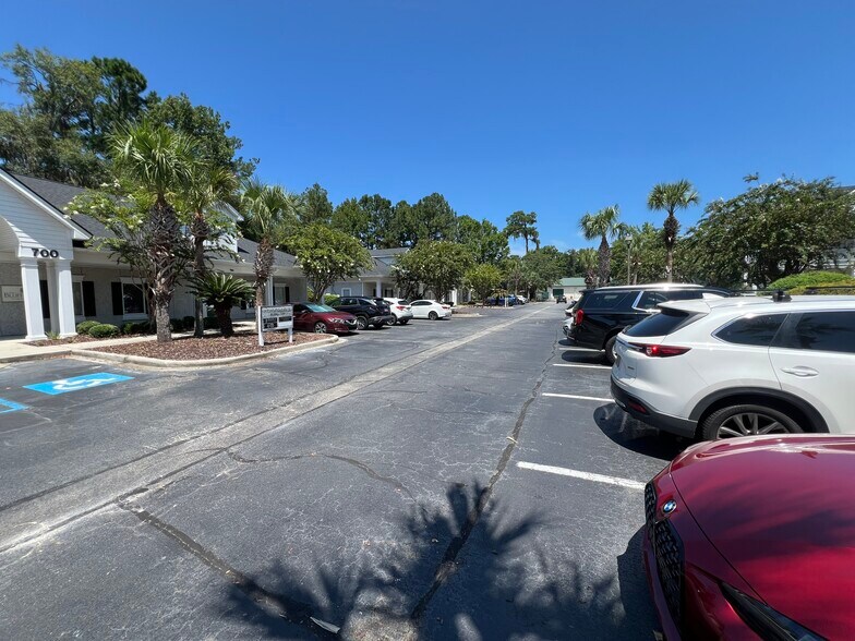 More Photos Of 29 Plantation Park Dr, Bluffton Medical For Sale