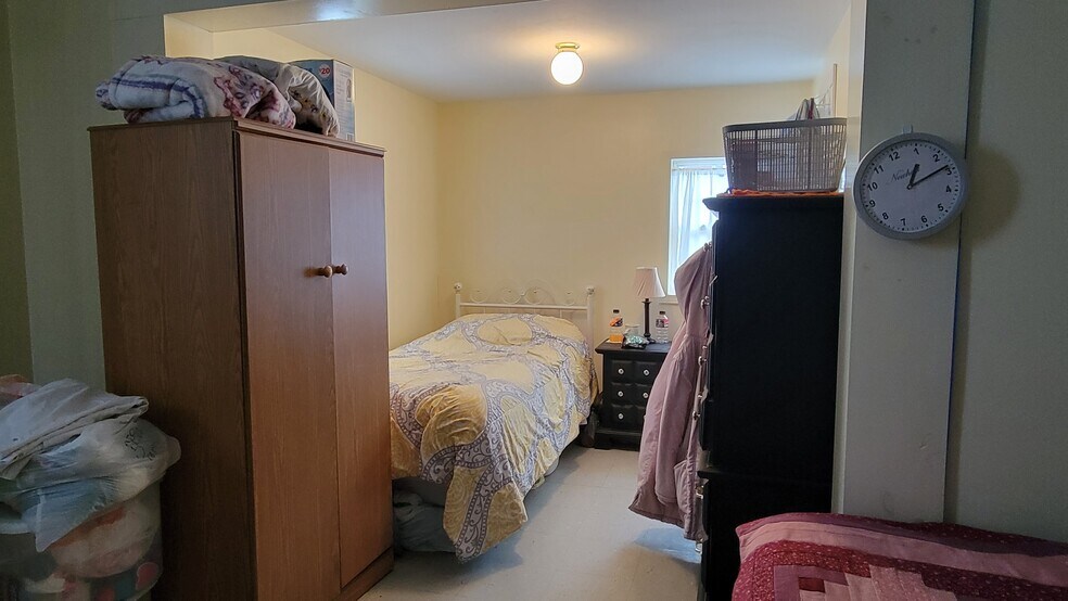 More Photos Of 522 Main St, Rockwood Specialty For Sale