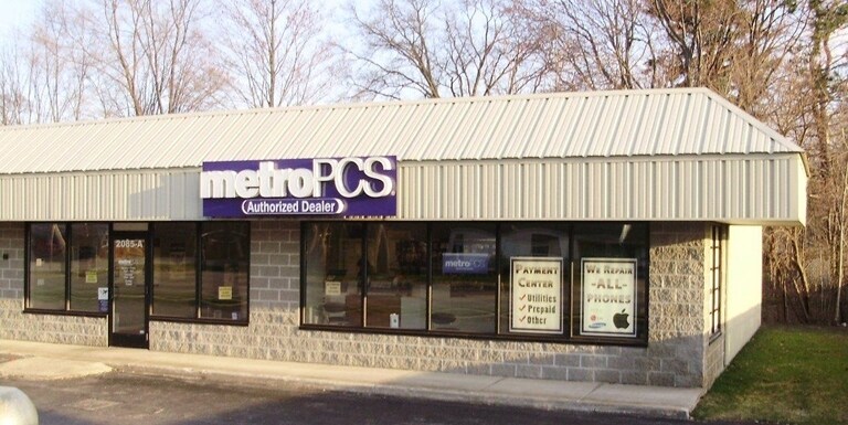 More Photos Of 2085 E Apple Ave, Muskegon Storefront For Lease