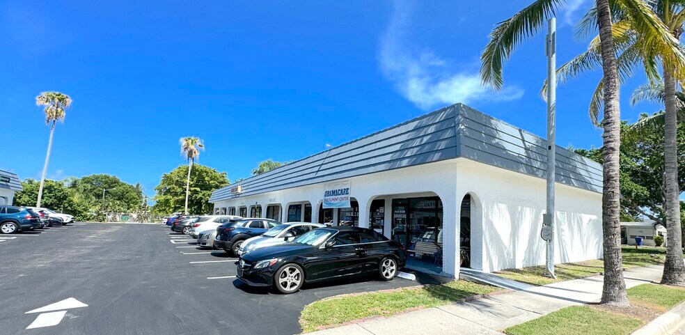 More Photos Of 833 S Federal Hwy, Dania Unknown For Lease