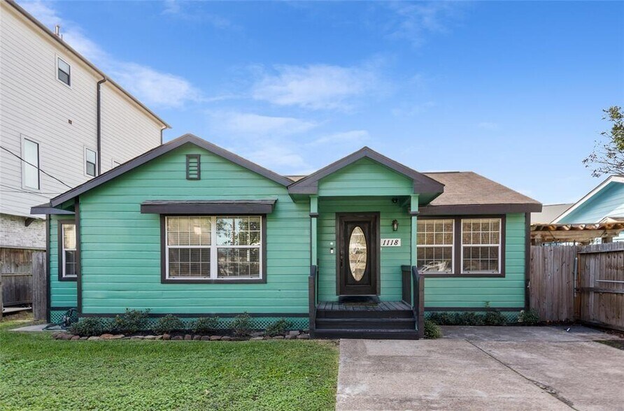 More Photos Of 1118 W 21st St, Houston Office For Sale