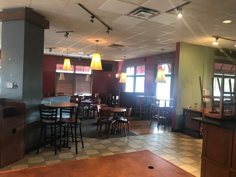 More Photos Of 64 Granville St, Gahanna Storefront Retail Office For Lease