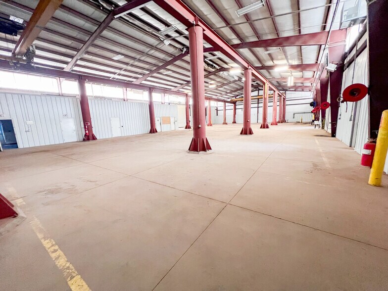 More Photos Of 3201 W Murphy St, Odessa Warehouse For Sale