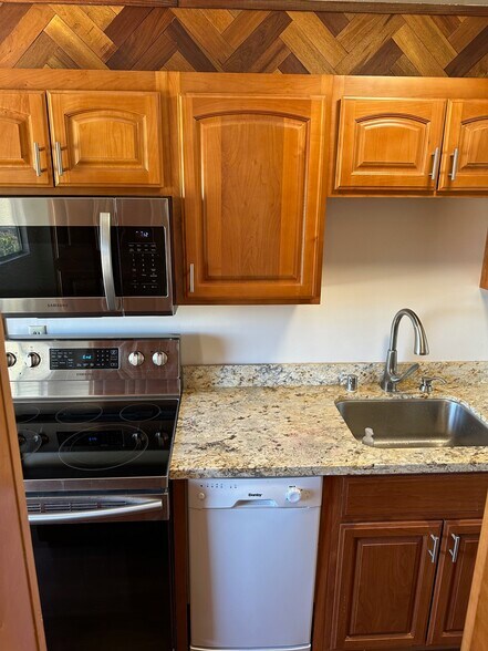 More Photos Of 693 San Bruno Ave, Brisbane Apartments For Sale