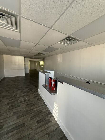 More Photos Of 7618 Ogontz Ave, Philadelphia Office For Sale