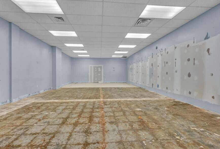 More Photos Of 401 Monroe Tpke, Monroe General Retail For Lease