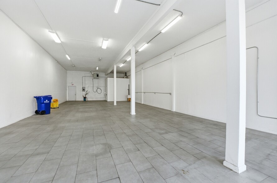 More Photos Of 7101-7105 International Blvd, Oakland Storefront For Lease