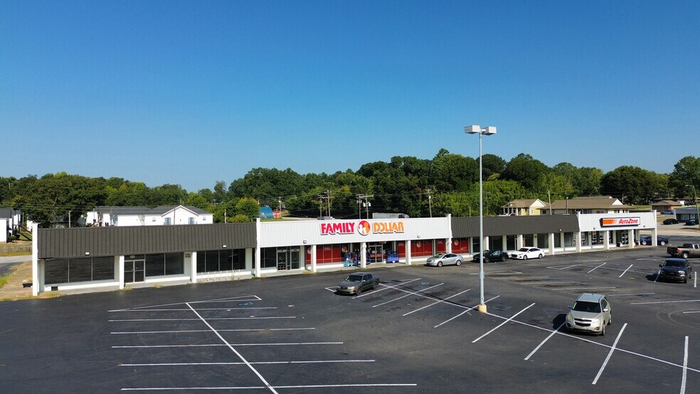 More Photos Of 1402 E River St, Anderson Unknown For Lease