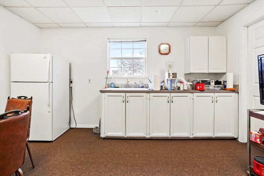 More Photos Of 9040 S Highway 51, Broken Arrow Office For Lease