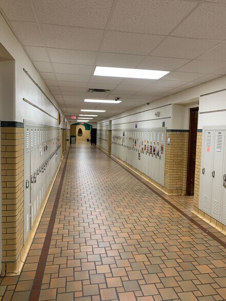 More Photos Of 814 S Oakland Ave, Green Bay Schools For Sale