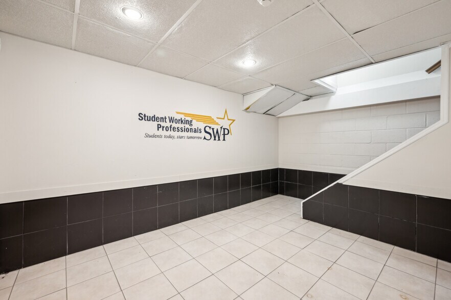 More Photos Of 41 Kings Hwy N, Cherry Hill Medical For Lease