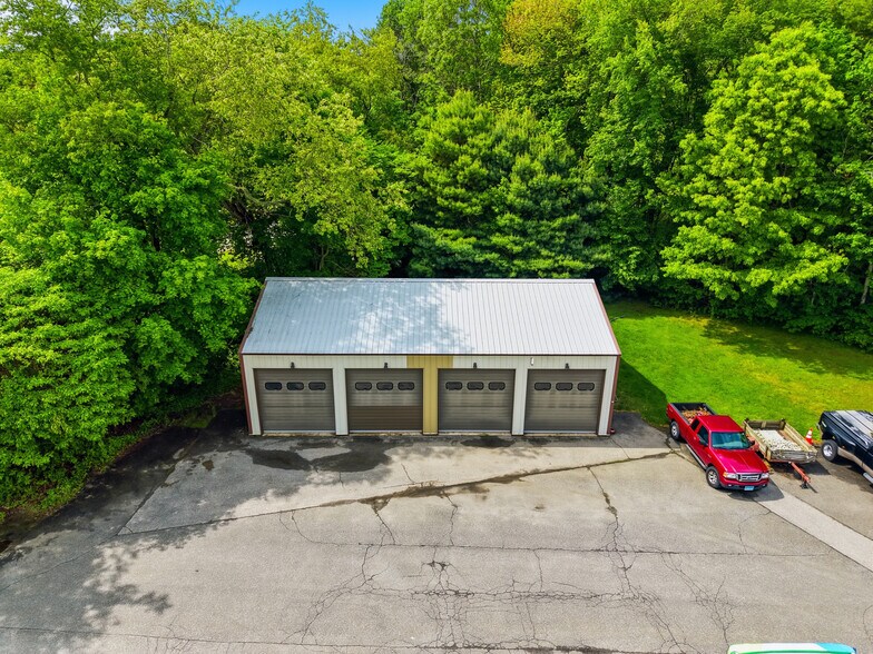 More Photos Of 17 Industrial Park, Centerbrook Service For Sale