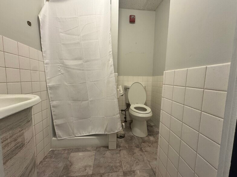 More Photos Of 26 Child St, Warren Apartments For Sale