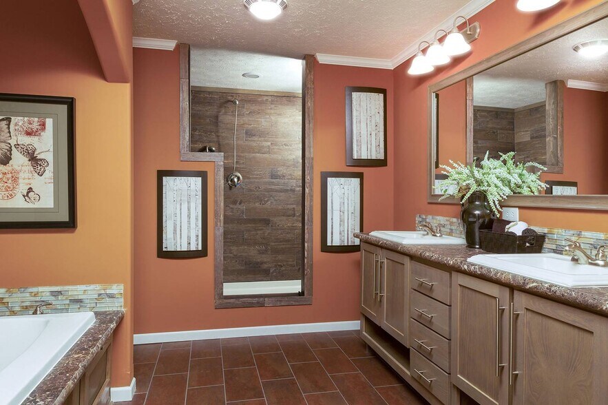 More Photos Of 1245 N Brown St, La Plata Hotel For Sale