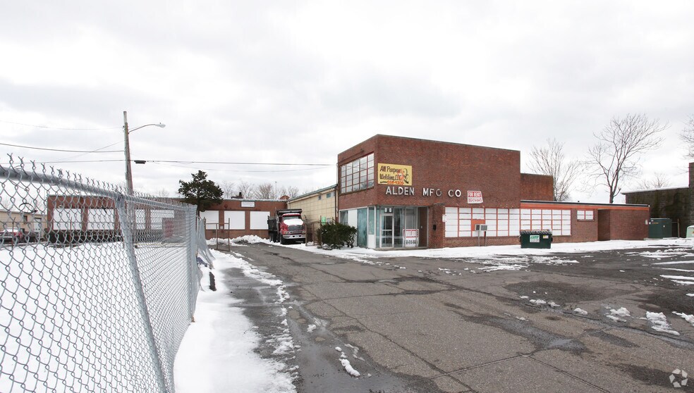 Primary Photo Of 3030 Main St, Hartford Manufacturing For Sale