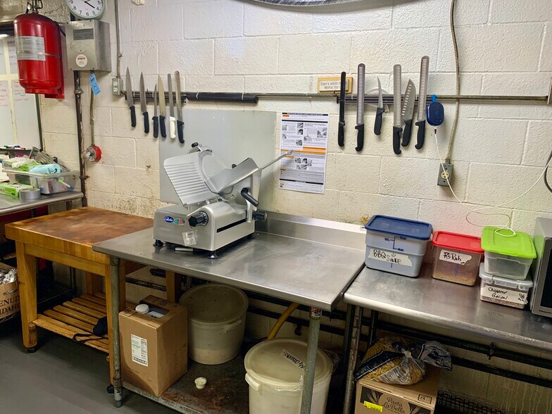 More Photos Of 1220 E 15th St, Joplin Specialty For Sale