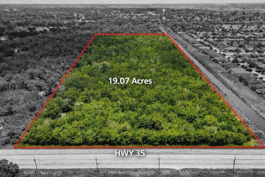 More Photos Of 0 Hwy 35 - CR 133 - 19.07ac, Alvin Land For Sale