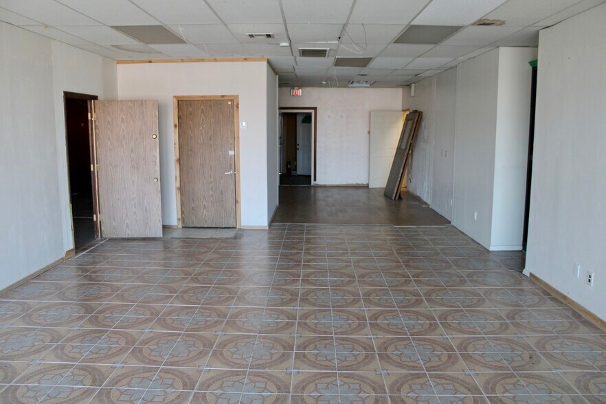 More Photos Of 1501-1511 N Rockwell Ave, Oklahoma City Storefront Retail Office For Lease