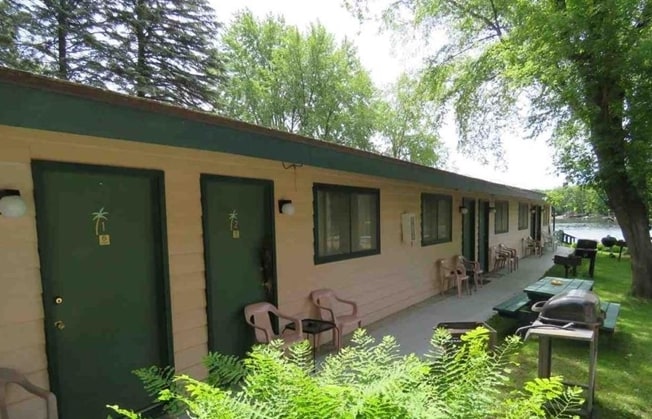 More Photos Of 1080 E Hiawatha Dr, Wisconsin Dells Hotel For Sale