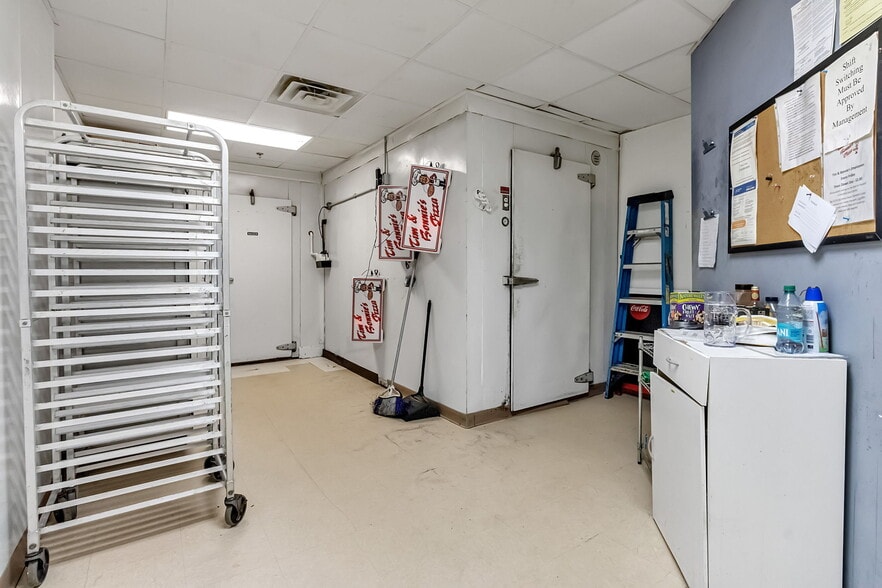 More Photos Of 2-85 Bristol Ln, Ellicottville General Retail For Lease