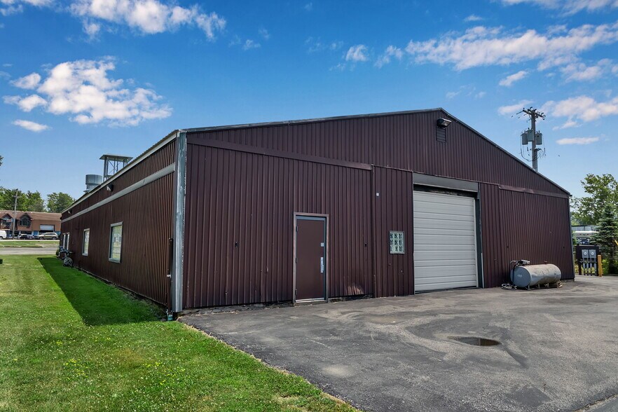 More Photos Of 7120 Seneca St, Elma Warehouse For Lease