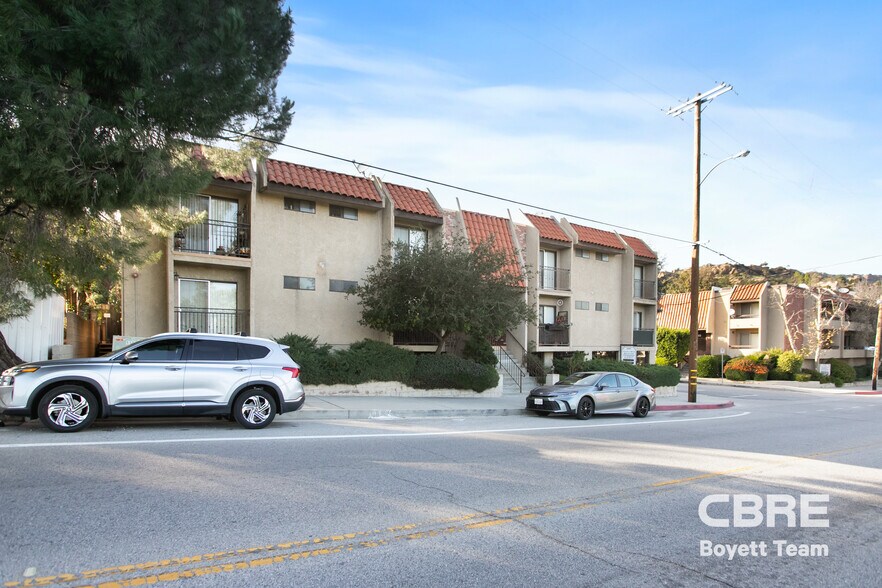 More Photos Of 8485 Valley Circle Blvd, West Hills Apartments For Sale