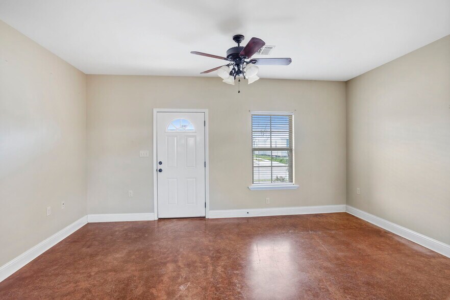 More Photos Of 140 Louie St, Lake Charles Multifamily For Sale