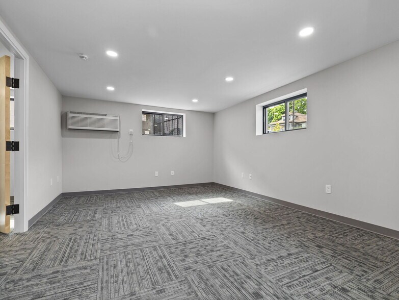 More Photos Of 950 Boylston St, Newton Office For Lease