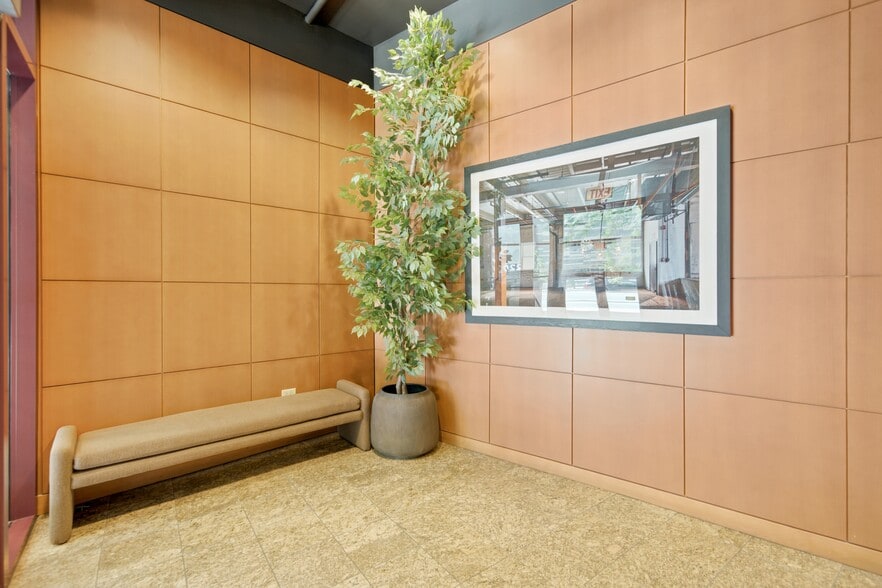 More Photos Of 225 W Illinois St, Chicago Loft Creative Space For Lease