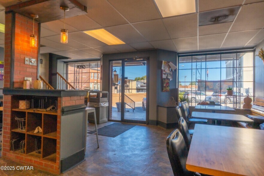 More Photos Of 18 S Court St, Alamo Storefront Retail Residential For Sale